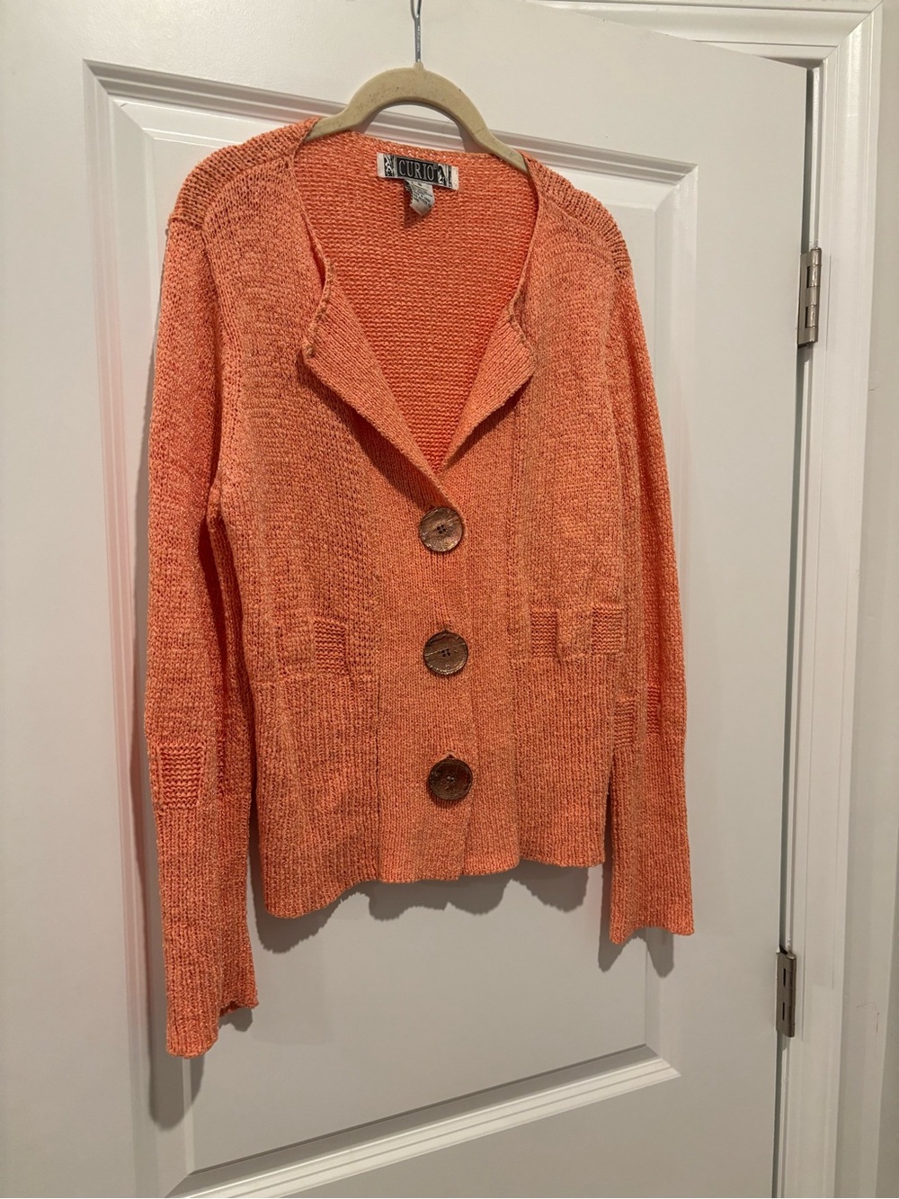 Vintage cardigan with beautiful button details